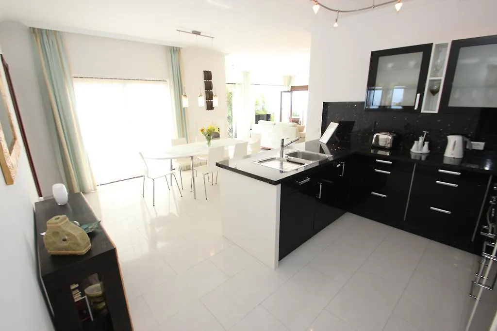 Casa Sevilla Finca Sanjuan, Playa San Juan ギア・デ・イソラ 0*,  スペイン